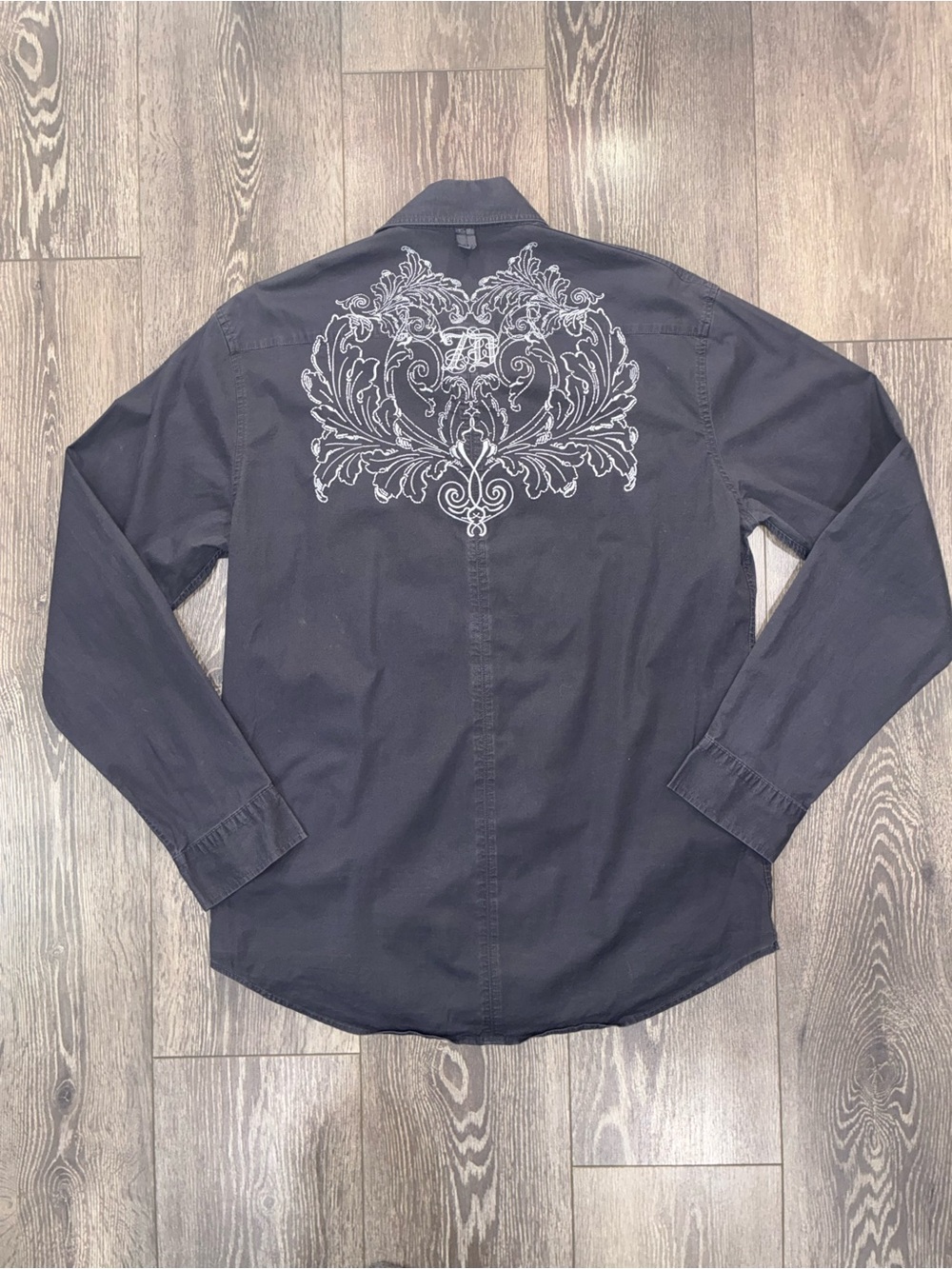 7 Diamonds Men's XL Black Long-Sleeve Shirt with Ornate Back Embroidery